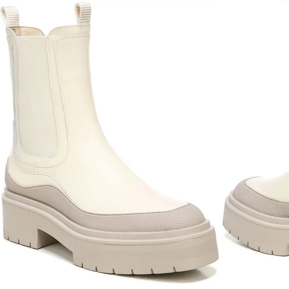 Lulia Chelsea Boot
SAM EDELMAN - Picture 3 of 10